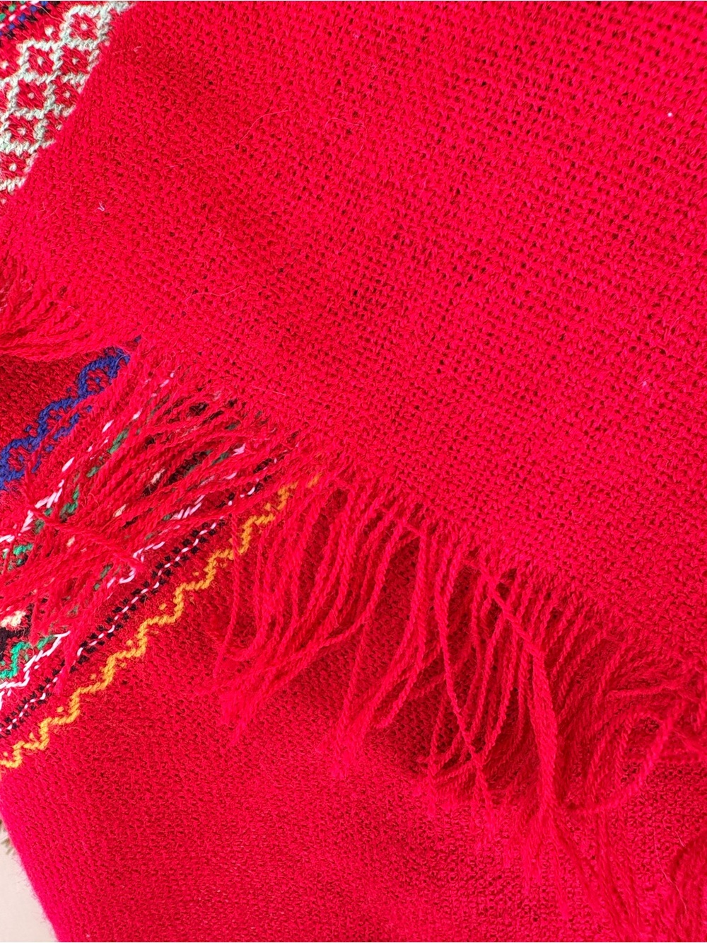 Red Patterned Fringe Scarf - Picture 4 of 6